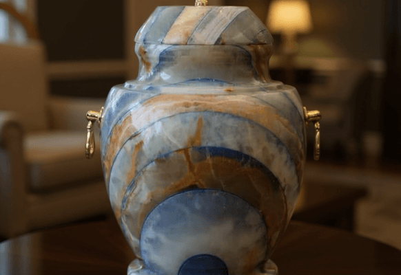 Kiek kainuoja laidotuvės Lietuvoje 2026? Pilnas gidas